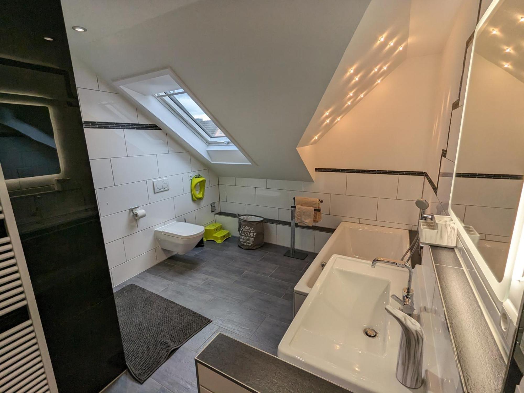 S'Bahnhoefle Apartments 灵斯海姆 外观 照片